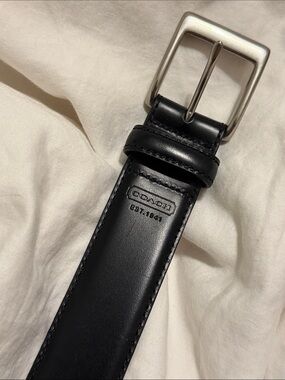 COACH - Vintage - 5953 Black Leather Belt - Size 42 (105 cm)